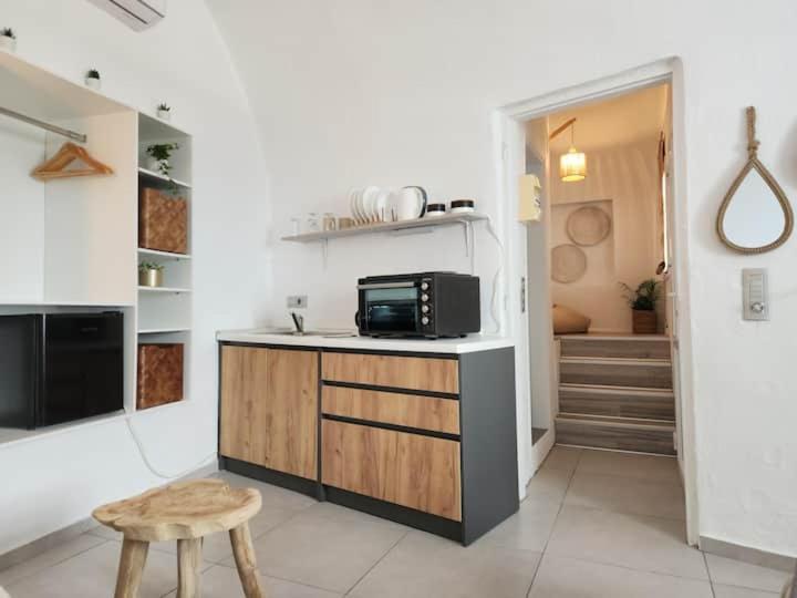 Euphoria Suites & Deluxe Studios Fira  Exterior photo